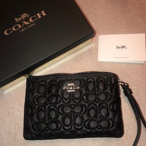 COACH wristlet brand new